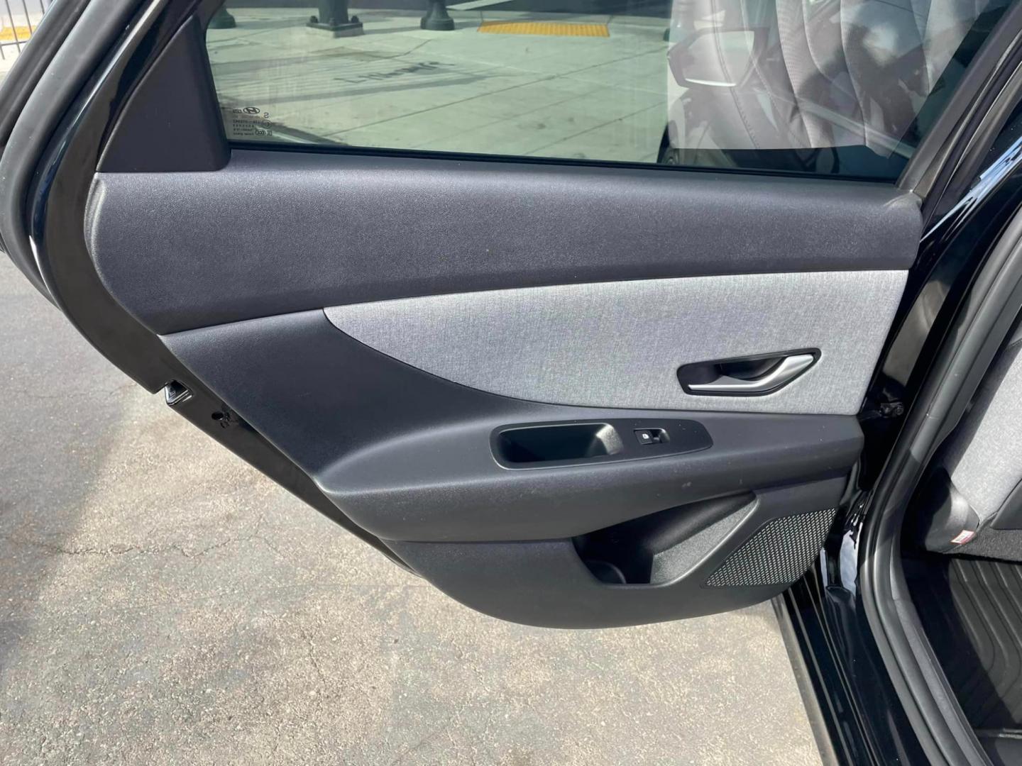 2023 BLACK /GRAY Hyundai Elantra Limited HEV Sedan 4D (KMHLN4AJ8PU) with an 4-Cyl, Hybrid, GDI, 1.6 Liter engine, Automatic, 6-Spd EcoShift DCT transmission, located at 744 E Miner Ave, Stockton, CA, 95202, (209) 944-5770, 37.956863, -121.282082 - PLUS TAXES AND FEES - Photo#4